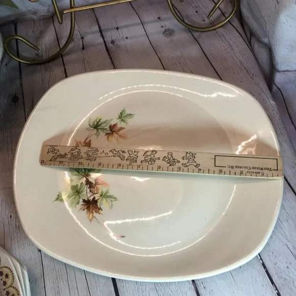 Vintage Salem serving platter Maple leaf cottagecore - Picture 4 of 6